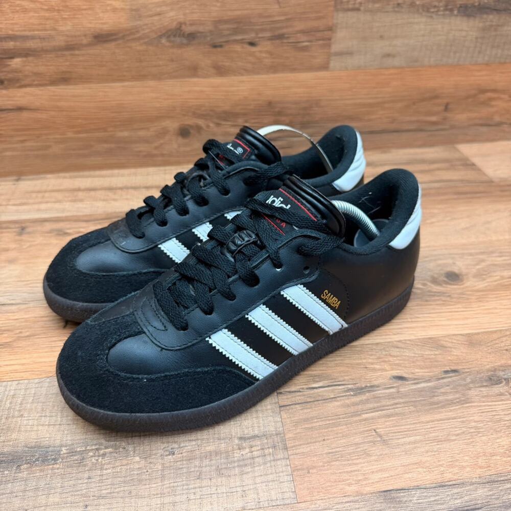 adidas Kids' Samba size 4.5 Classic Indoor Soccer Shoes